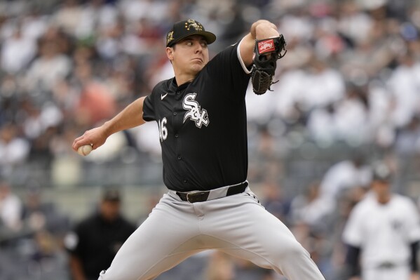 Chicago White Sox's Brad Keller pitches during the first inning of a baseball game against the New York Yankees, Saturday, May 18, 2024, in New York. (AP Photo/Frank Franklin II)
