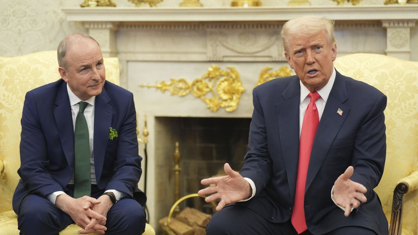 Trump diz que a Irlanda trai os EUA enquanto ele comemora o dia de São Patrício
 #ÚltimasNotícias