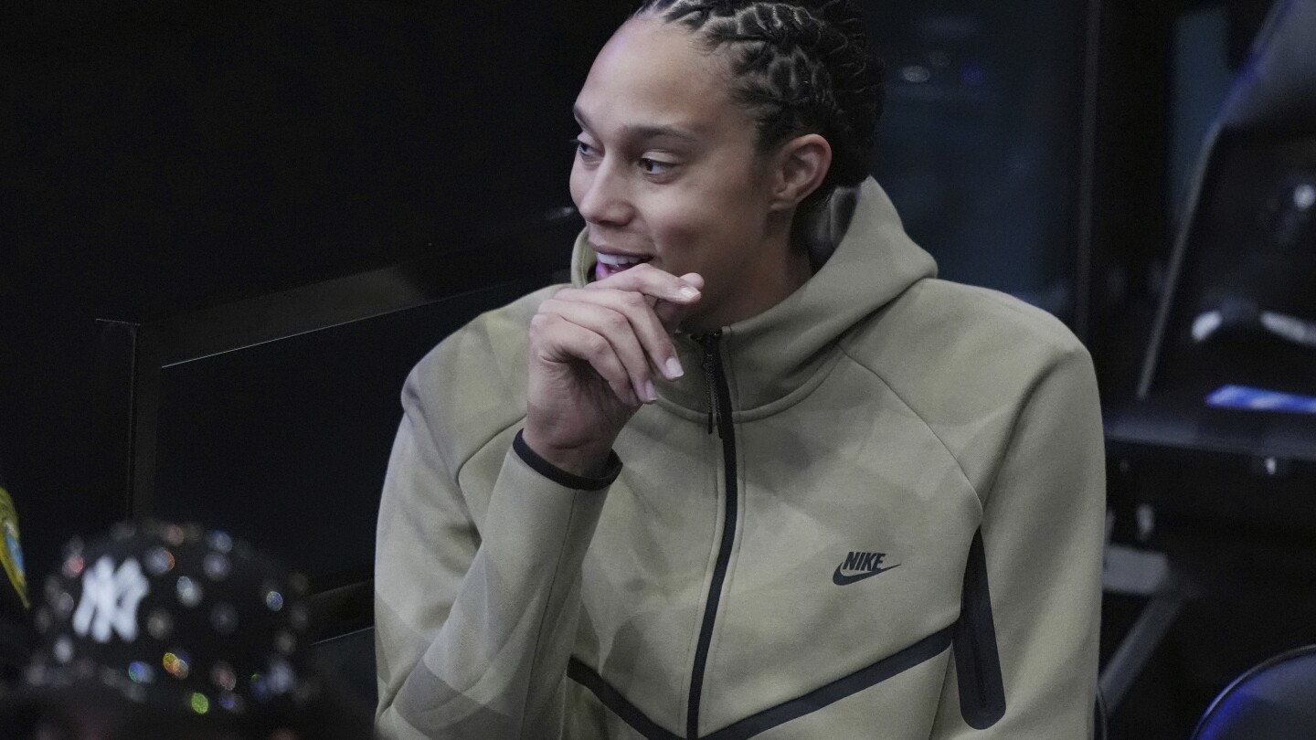 Brittney Griner plans to sign with the Atlanta Dream, ending her 11-year run with Phoenix