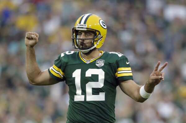 Aaron Rodgers wears cowboy outfit to luncheon