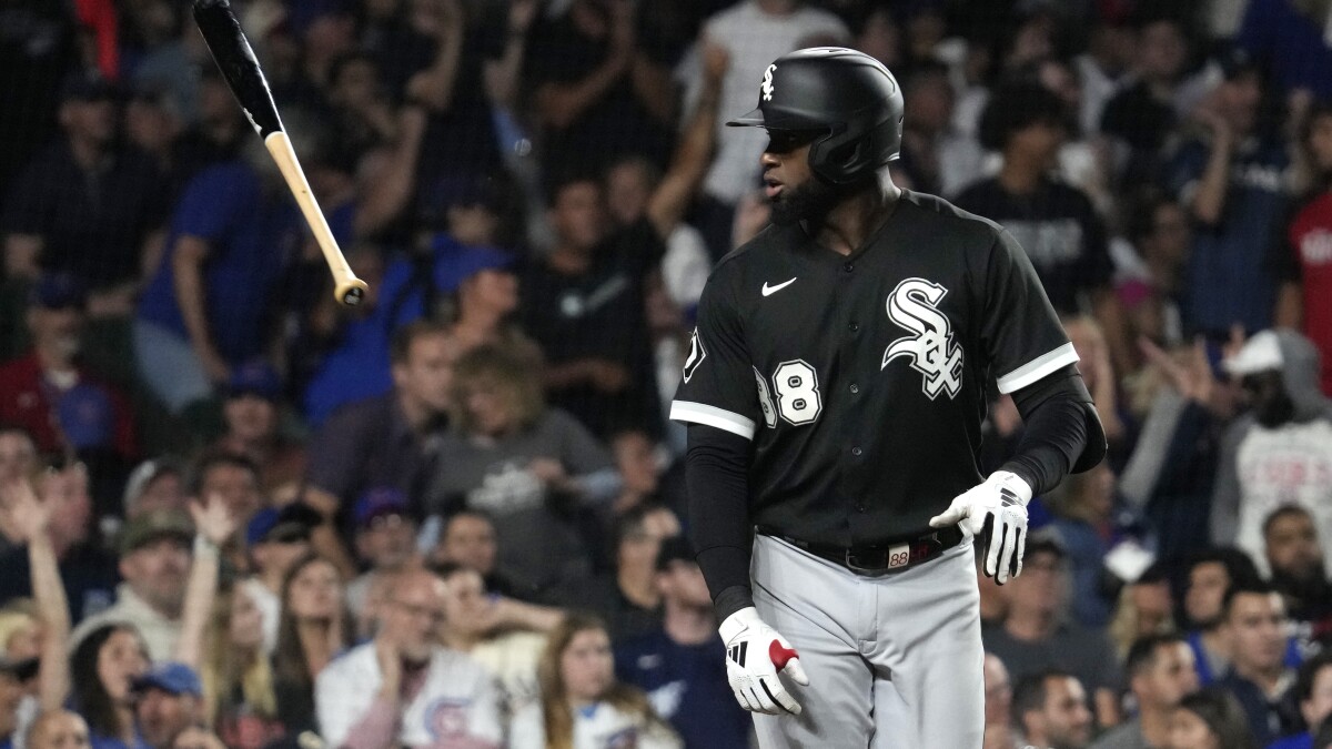 Luis Robert homers, drives in winner as White Sox top Astros