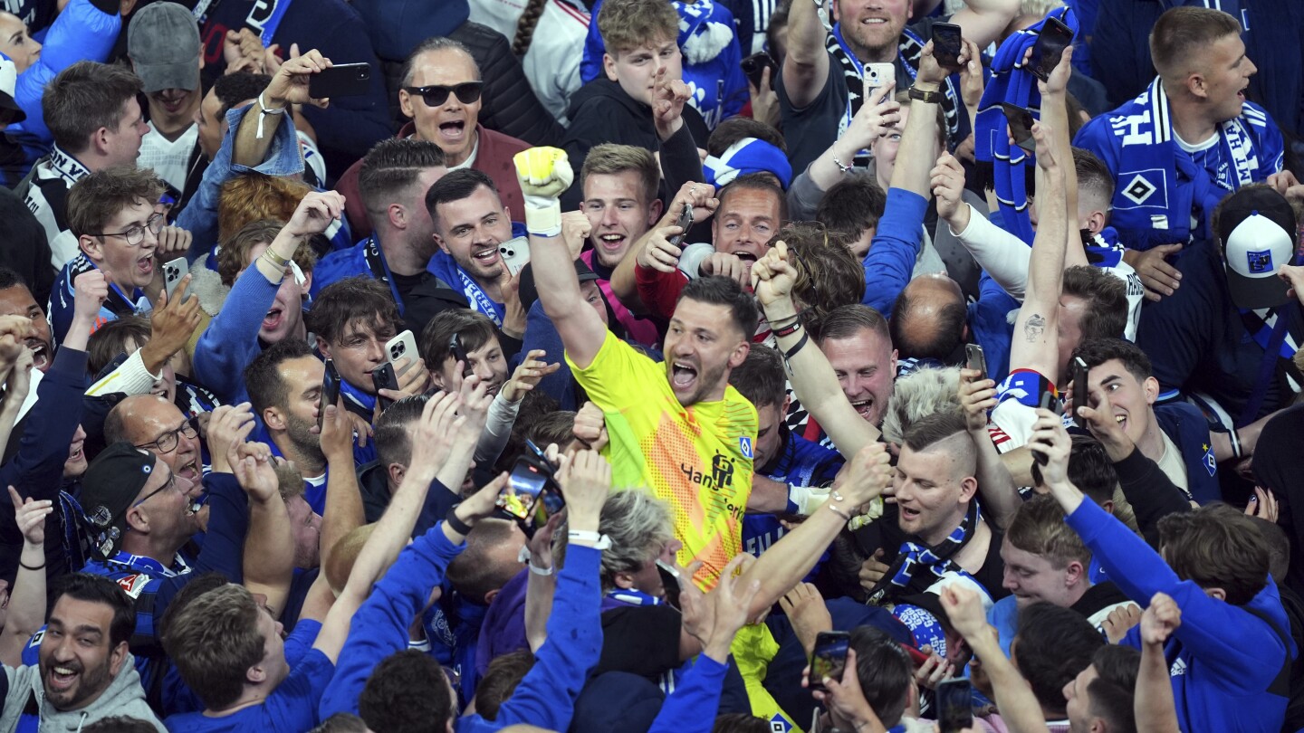 Hamburger SV finally returns to Bundesliga after seven seasons in second division
