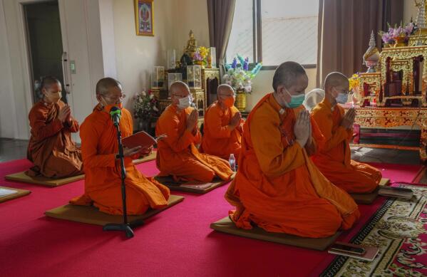 In Buddhism Women Blaze A Path But Strive For Gender Equity Ap News