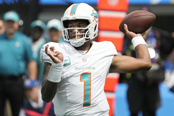Unbeaten in 4 starts vs. Patriots, Dolphins' Tagovailoa brings NFL's top  offense into latest matchup