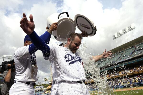 Dodgers win 2023 home finale with walk-off in 10th