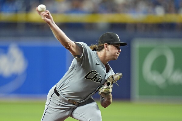 Chicago White Sox pitcher Mike Clevinger delivers ot the Tampa Bay Rays during the first inning of a baseball game Monday, May 6, 2024, in St. Petersburg, Fla. (AP Photo/Chris O'Meara)