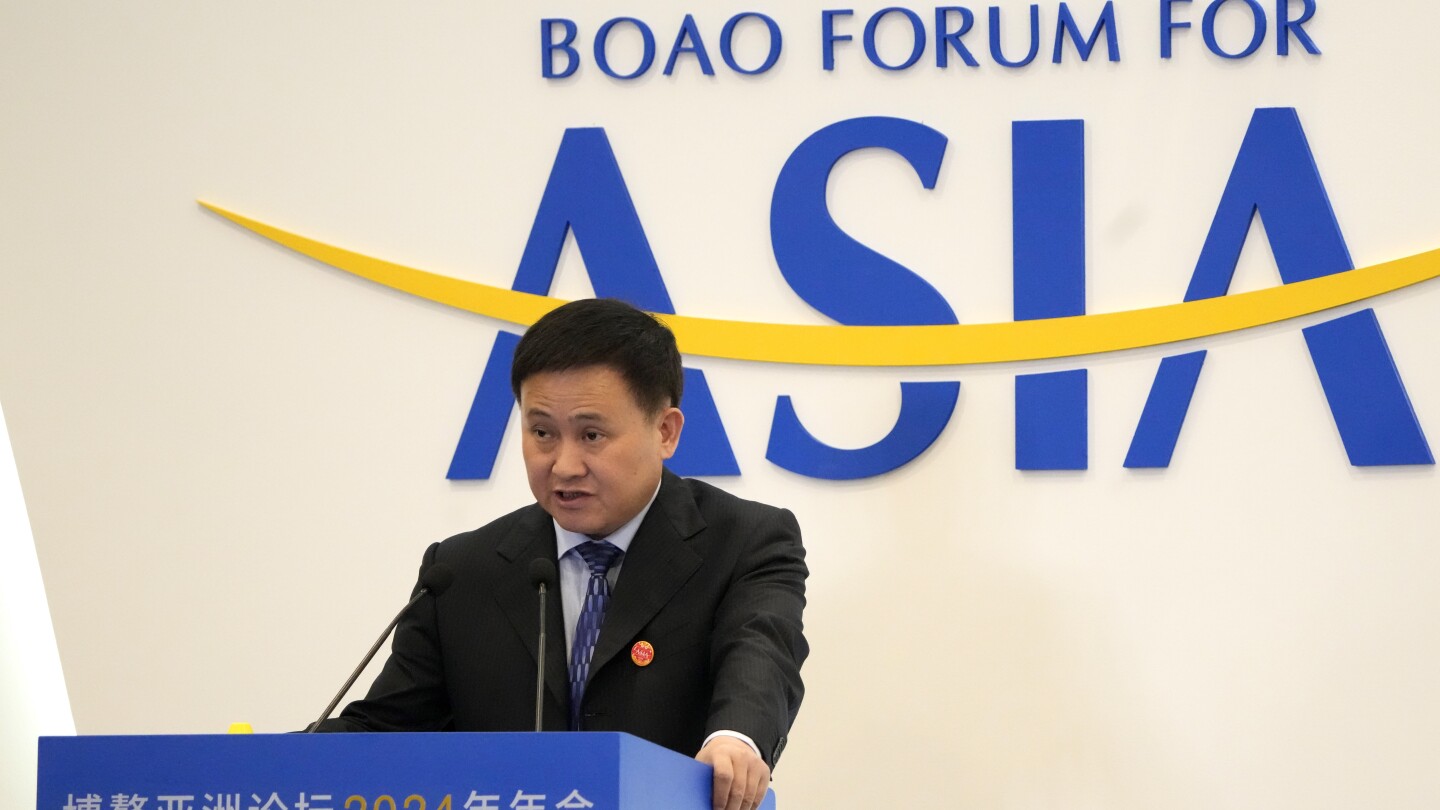 BOAO, Китай (AP) — Китай се е ангажирал с реформи,