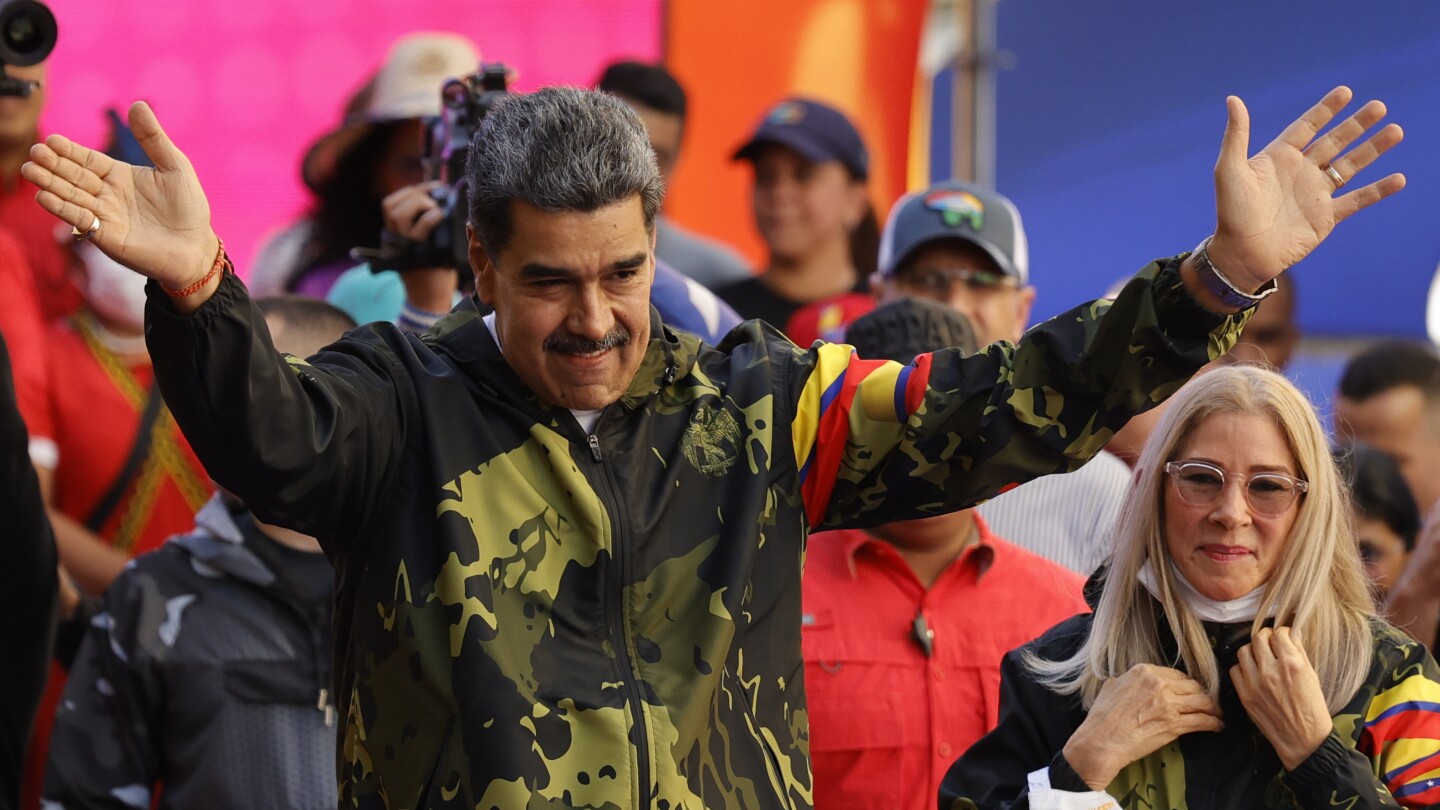 The ruling party announces the candidacy of President Nicolas Maduro for a third term