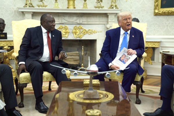 President Donald Trump meets with South Africa's President Cyril Ramaphosa in the Oval Office of the White House, in Washington, May 21, 2025. (AP Photo/Evan Vucci, File)