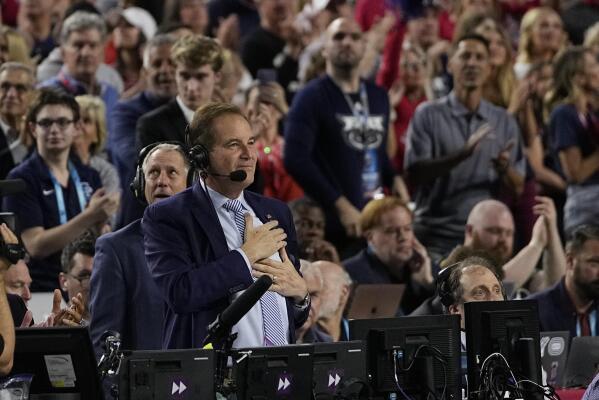 The Battle of the Fans, Crowd Goes Quiet in Houston - Twinkie Town