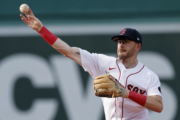 Red Sox 2B Trevor Story to IL with bruised right hand