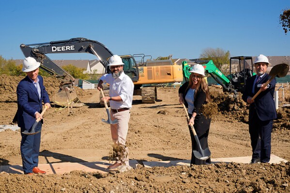 Discovery Senior Living held a groundbreaking ceremony at the future site of its Discovery Village At Castle Hills, Assisted Living and Memory Care community slated to open in Lewisville, Texas, in early 2025.