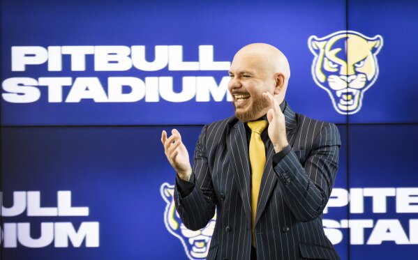 Pitbull Obtiene Derechos Para Nombrar Estadio Universitario | Ap News