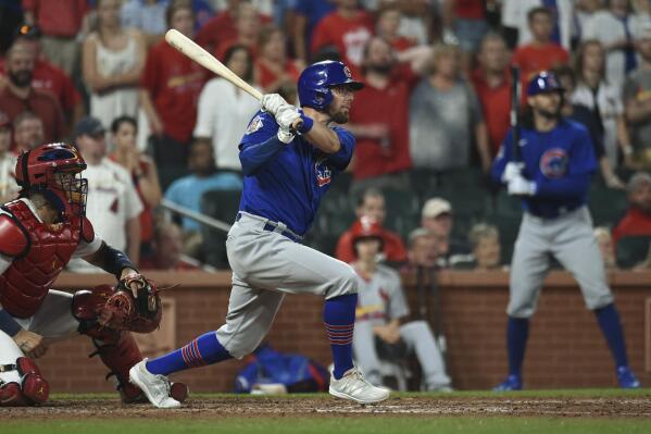 Molina lifts Cards to 3-2 win over Cubs in 10 innings