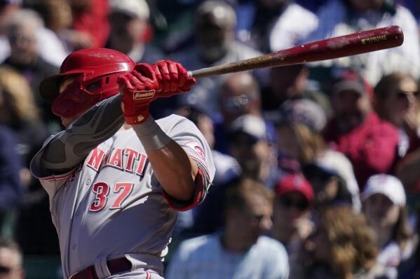 MLB: Bote hits another winning HR, Cubs beat Reds 3-2 in 10th