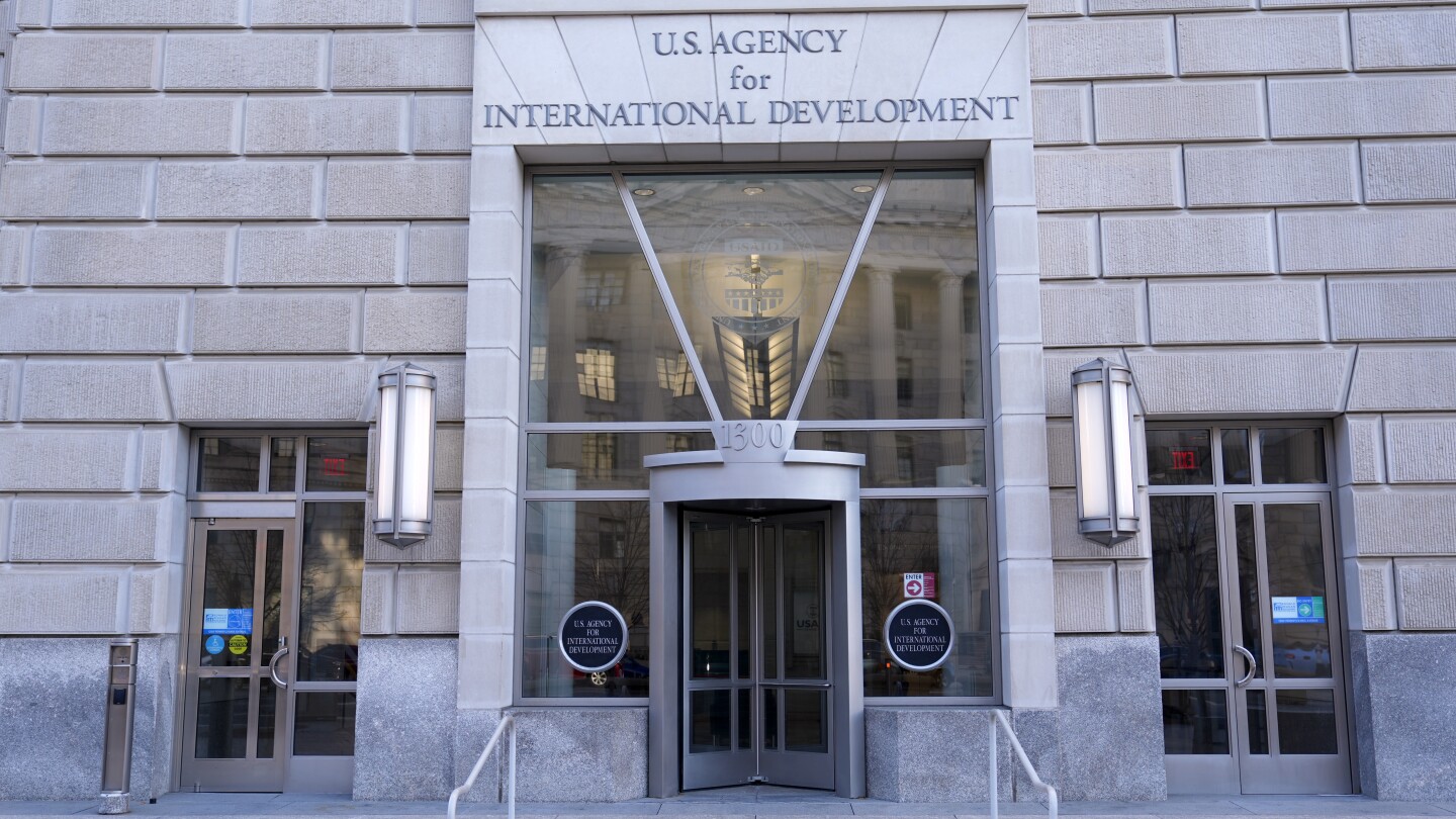 O Aviso da USAID instrui os funcionários a ficarem fora de sua sede
 #ÚltimasNotícias