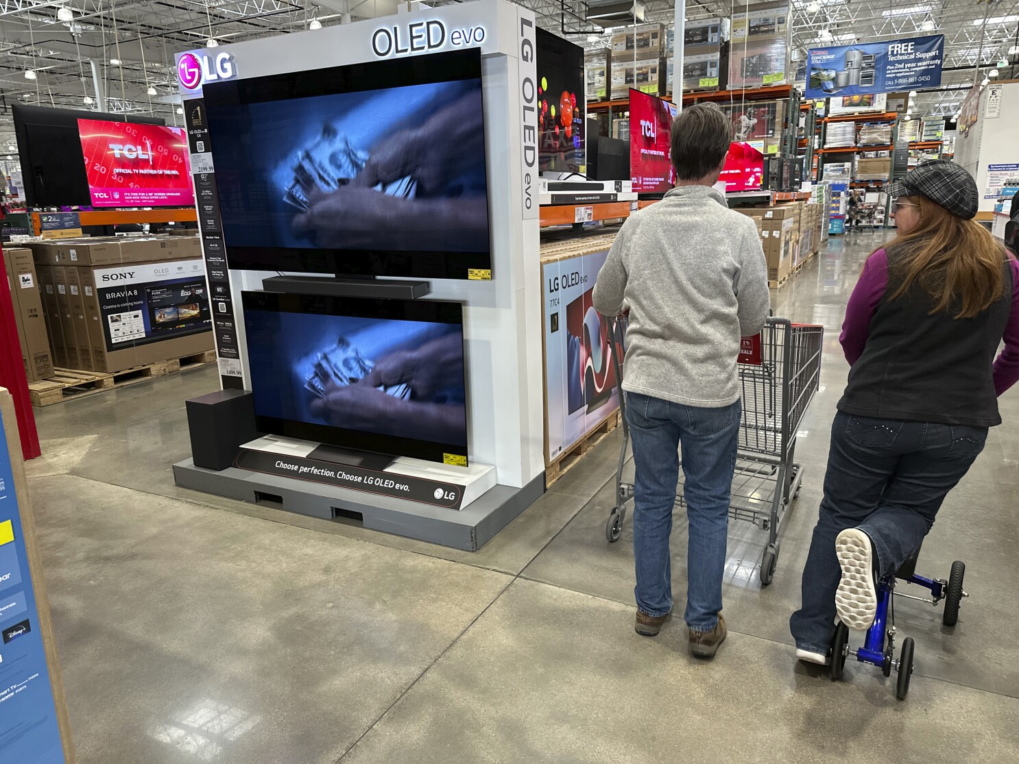 US consumer confidence rebounds after five straight months of declines amid tariff anxiety