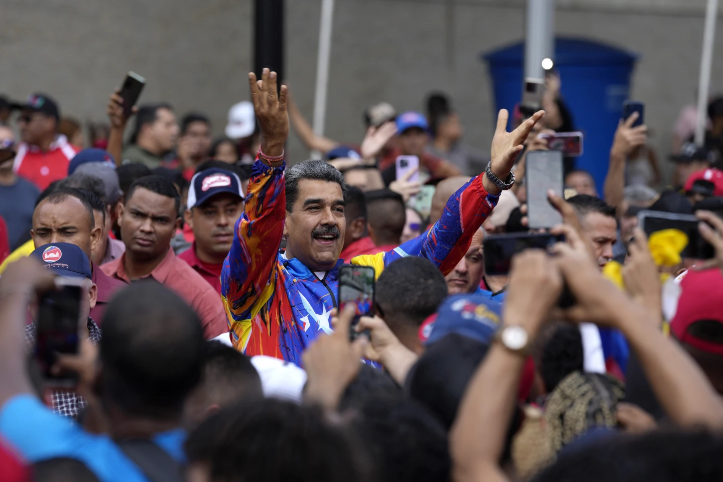 As Maduro Shifts from Migration Denier to Defender, Venezuelans Consider Leaving If He Is Reelected