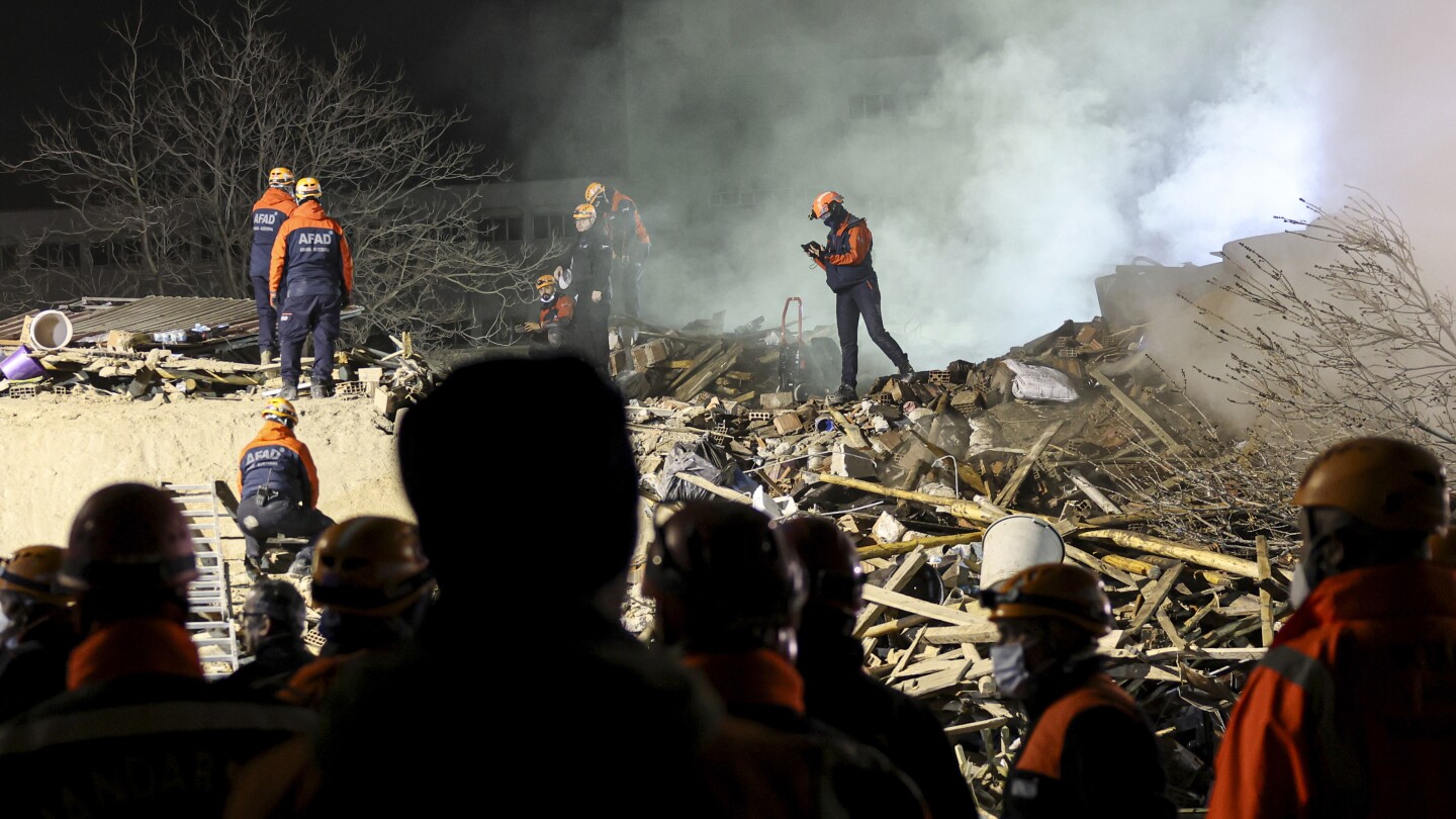 Apartment building collapses in central Turkey, killing 2 people