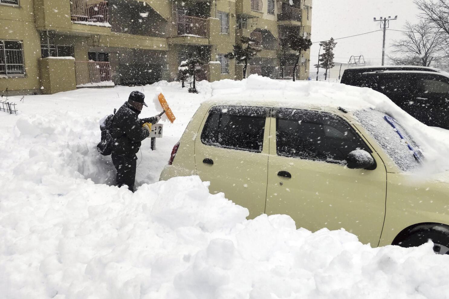 Heavy snow falls across Japan, breaking records in western cities - The  Japan Times