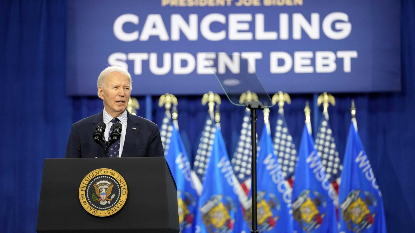 Empréstimos estudantis: o que saber sobre o último plano de ajuda de Biden