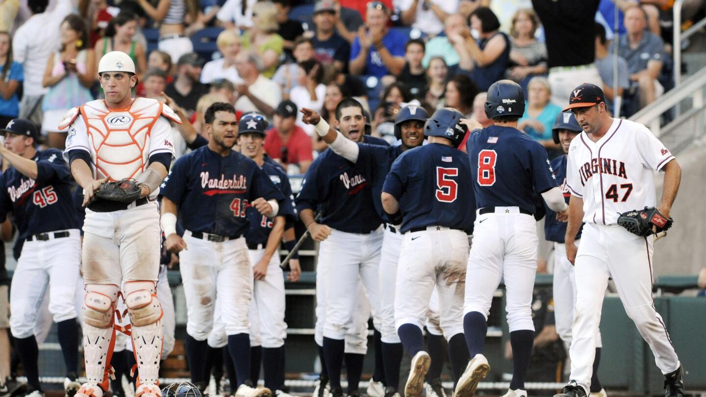 Vandy mengalahkan Virginia 9-8 di Game 1 final CWS