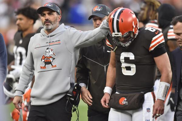 Baker Mayfield snaps to defense of quarterback Kyler Murray