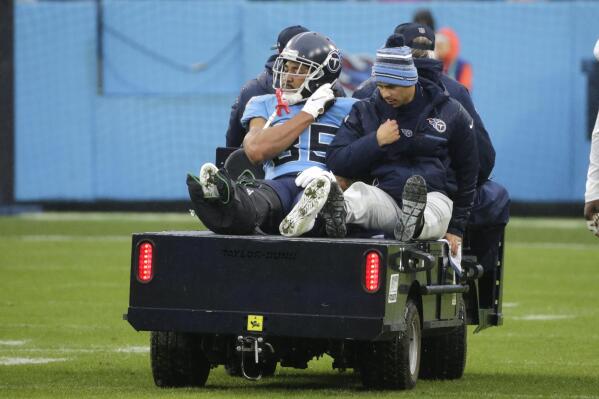 Bobby Wagner hurt in possible home finale with Seahawks