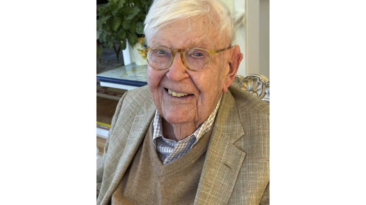 William Leuchtenburg, UNC professor emeritus, eminent historian & Ken Burns consultant, dies at 102 William Leuchtenburg, UNC professor emeritus, eminent historian & Ken Burns consultant, dies at 102