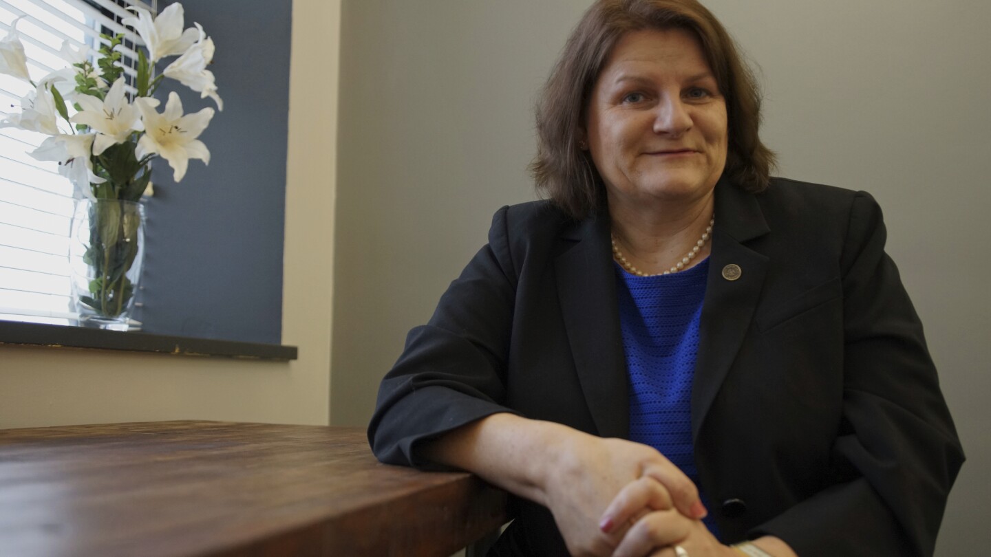 A Wisconsin judge accused of helping a man evade immigration agents is set to enter a plea