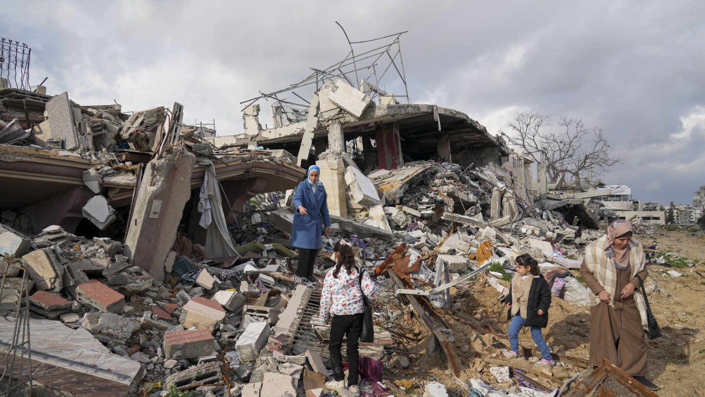 Desperation grows in northern Gaza as Palestinians battle to rebuild their properties