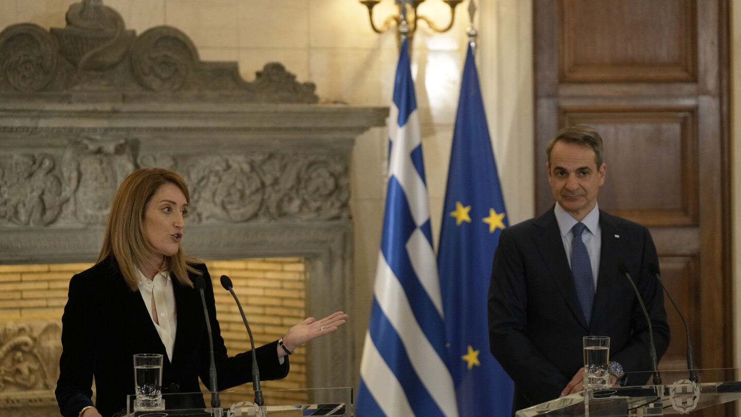 АТИНА Гърция AP — Гръцкият министър председател настоя във вторник че