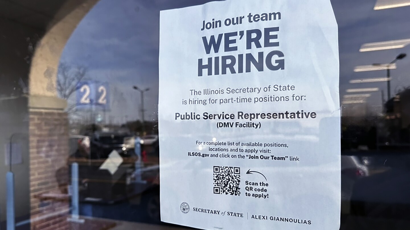 Заявленията за обезщетения за безработица в САЩ нарастват, но пазарът на труда остава стабилен