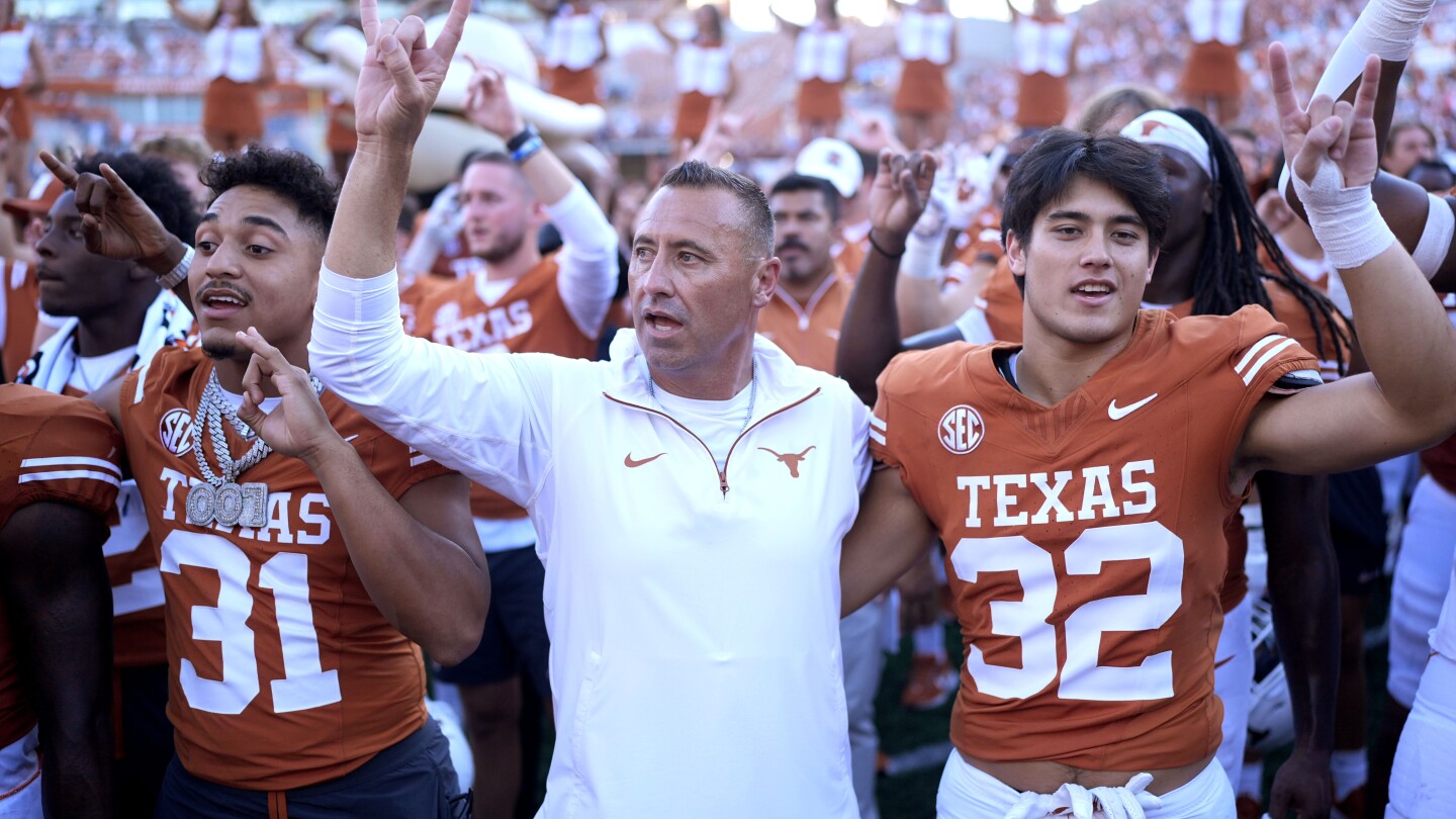 AP Top 25: Texas returns to No. 1, Alabama falls to No. 7