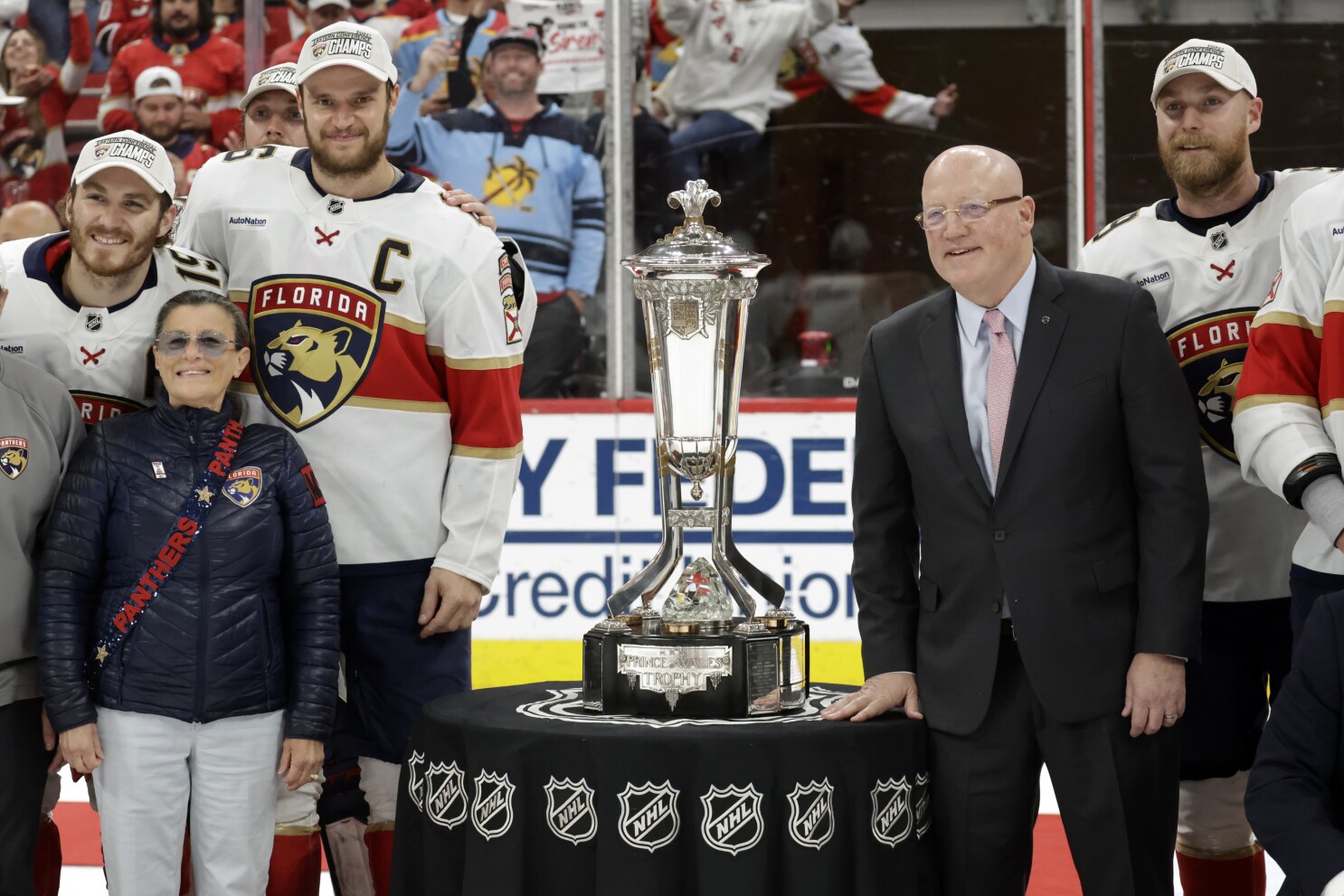 Defending champion Panthers head back to Stanley Cup Final with 5-3 Game 5 win over Hurricanes
