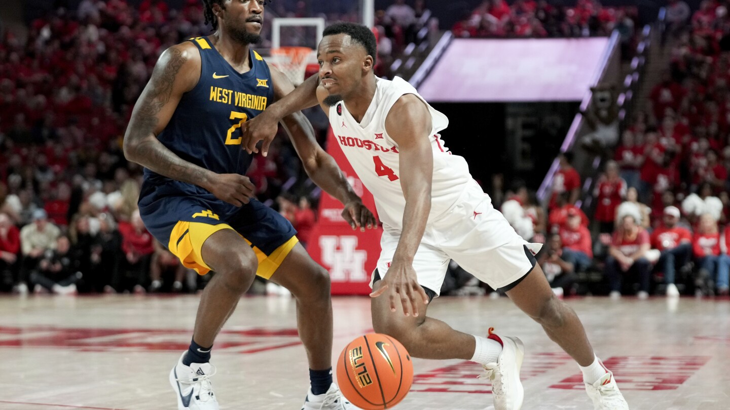 Cryer scores 20, No. 3 Houston stays unbeaten with 89-55 win over West Virginia