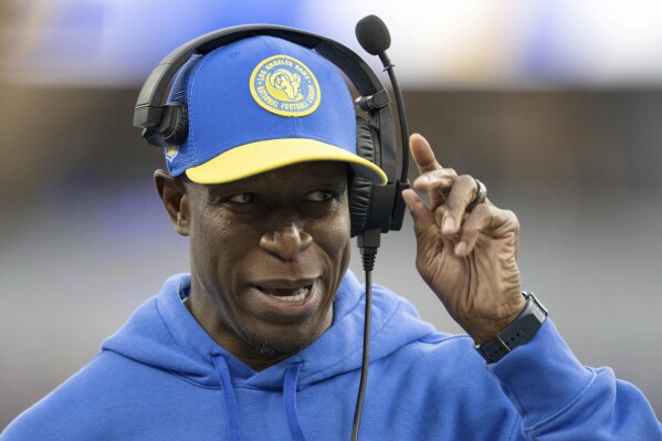 FILE - Los Angeles Rams defensive coordinator Raheem Morris during an NFL football game against the Cleveland Browns, Sunday, Dec. 3, 2023, in Inglewood, Calif. The Atlanta Falcons interviewed Raheem Morris for the head coaching vacancy on Saturday,, Jan 20, 2024, adding a familiar name to list of candidates. (AP Photo/Kyusung Gong, File)