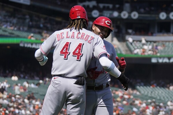 Encarnacion-Strand homers in first career 4-hit game, Reds beat Giants 4-1