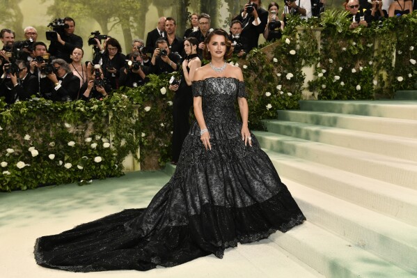 Penelope Cruz attends the opening celebration of the Metropolitan Museum of Art Costume Institute "Sleeping Beauty: Awakening Fashion" An exhibition will be held in New York on Monday, May 6, 2024.  (Photo credit: Evan Agostini/Invision/AP)