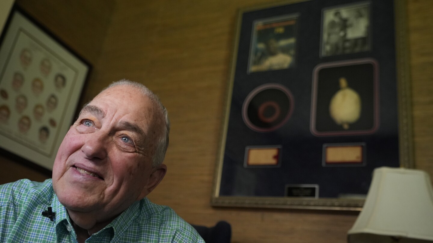 50 години по-късно, фен на Braves споделя дълго лично видео от 715-ия хоумрън на Ханк Арън