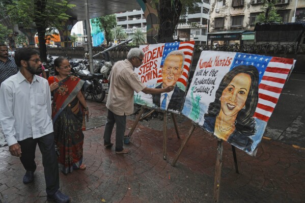 Art teacher Prithvi Raj Kambli makes paintings of U.S. President Joe Biden and Vice President Kamala Harris, in Mumbai, India, Monday, July 22, 2024. (ĢӰԺ Photo/Rafiq Maqbool)