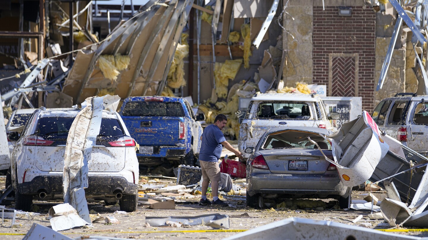 Severe weather kills at least 15 across Texas, Oklahoma, Arkansas