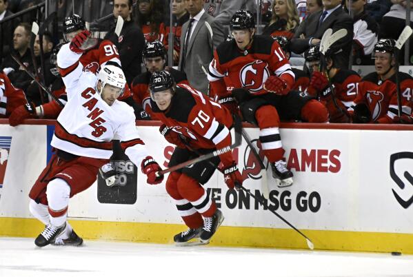 Devils Rally to Eliminate Flyers - The New York Times