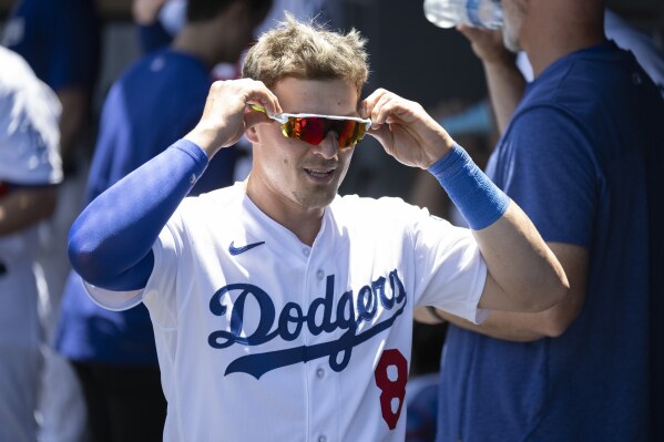 Kiké Hernández seeks to revive his career with the Dodgers