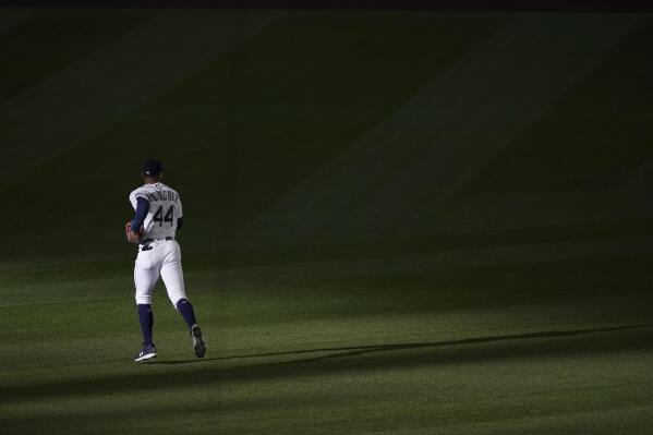 GDT: Mariners games give what are the patches on the mlb jerseys