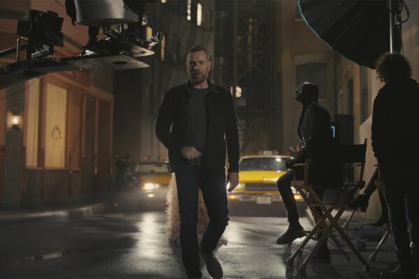 This photo provided by Expedia shows a scene from Expedia's 2022 Super Bowl NFL football spot. (Expedia via AP)