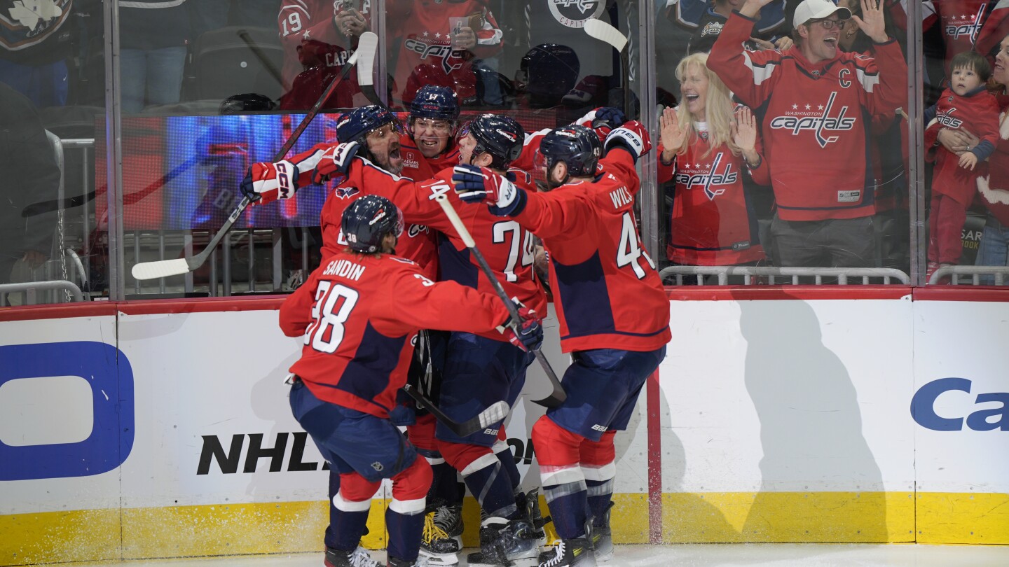 Alex Ovechkin ties Wayne Gretzky's record with 894th goal