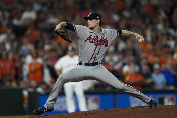 Braves' Tom Glavine turned down the NHL after being drafted in the 4th  round