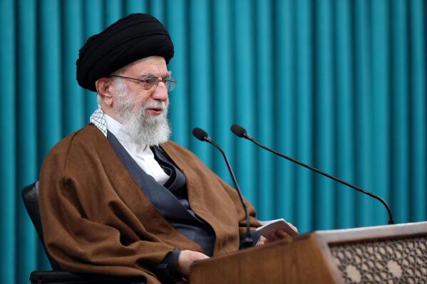 El líder supremo iraní, ayatolá Alí Jamenei, en Teherán, el 21 de marzo del 2022. Foto facilitada por el website oficial del líder supremo iraní.   (Website oficial del líder supremo iraní via AP)