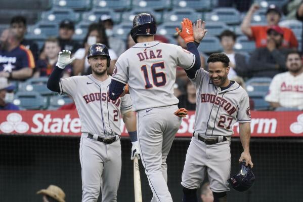 Aledmys Diaz's clutch hit sends A's past Brewers in 10